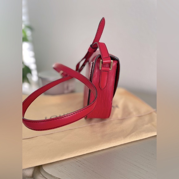 Louis Vuitton Epi St. Cloud PM - Picture 10 of 16